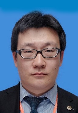 李东岩